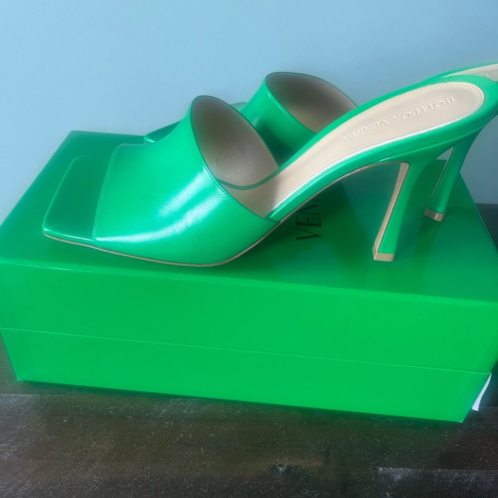 NIB Bottega Veneta stretch mules. Size 42